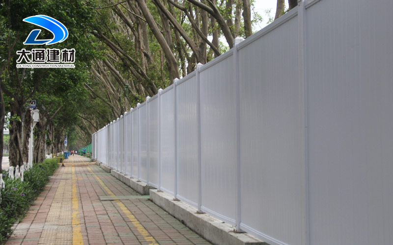 深圳大通建材有限公司，安裝PVC施工圍擋對建筑工地有哪些好處?